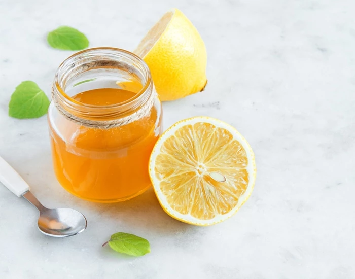 Làm đẹp da bằng Nước cốt chanh + mật ong